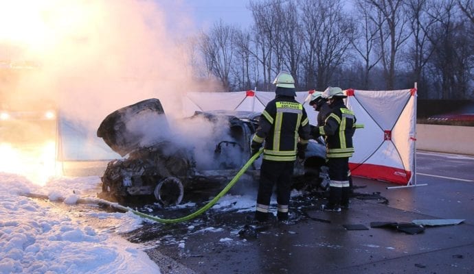 Schwerer Verkehrsunfall A8 bei Neusäß Augsburg am 06.12.2019