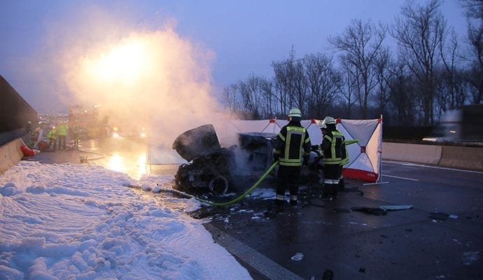 Schwerer Verkehrsunfall A8 bei Neusäß Augsburg am 06.12.2019