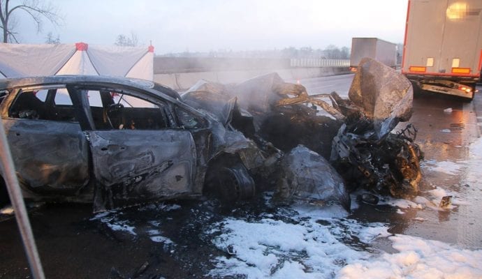 Schwerer Verkehrsunfall A8 bei Neusäß Augsburg am 06.12.2019