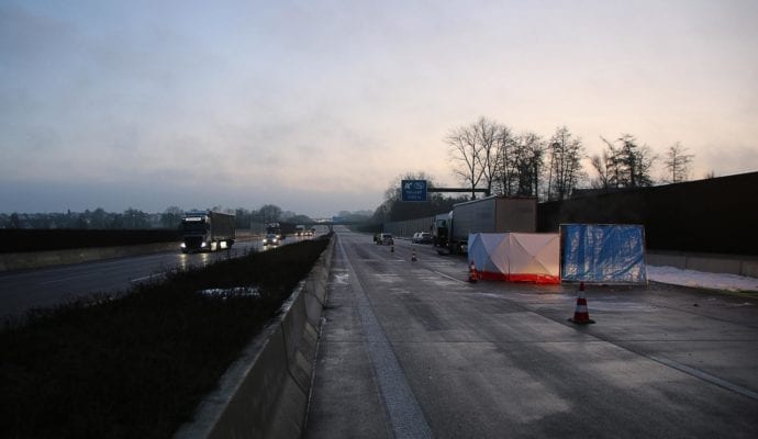Schwerer Verkehrsunfall A8 bei Neusäß Augsburg am 06.12.2019
