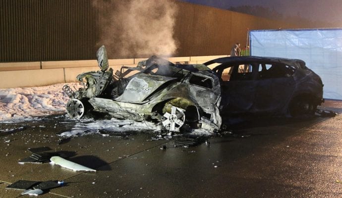 Schwerer Verkehrsunfall A8 bei Neusäß Augsburg am 06.12.2019