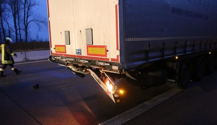 Schwerer Verkehrsunfall A8 bei Neusäß Augsburg am 06.12.2019