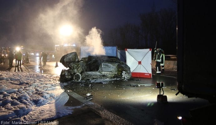 Schwerer Verkehrsunfall A8 bei Neusäß Augsburg am 06.12.2019