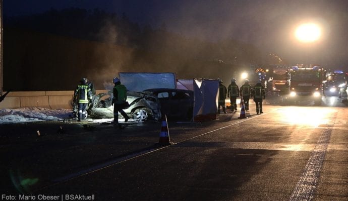 Schwerer Verkehrsunfall A8 bei Neusäß Augsburg am 06.12.2019