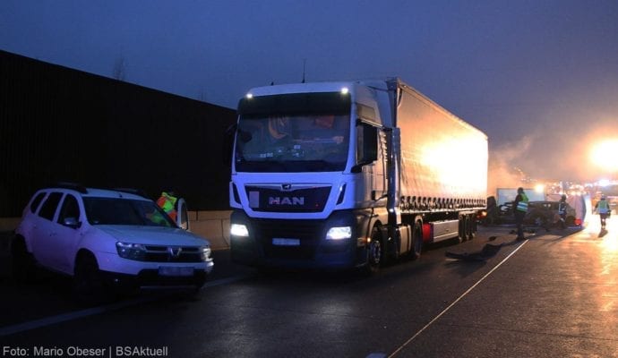 Schwerer Verkehrsunfall A8 bei Neusäß Augsburg am 06.12.2019