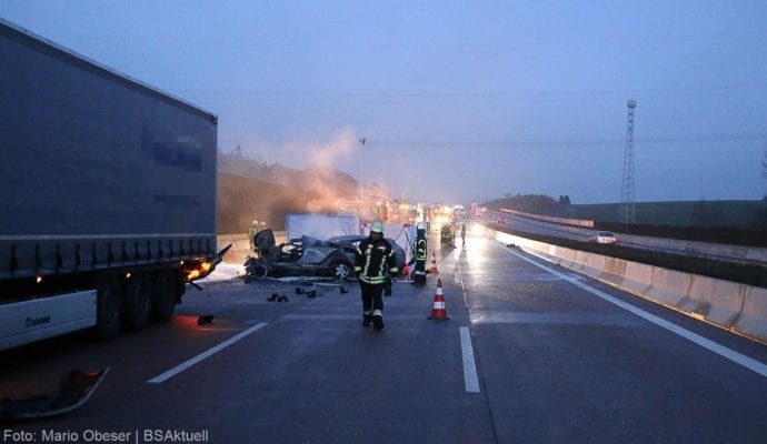 Schwerer Verkehrsunfall A8 bei Neusäß Augsburg am 06.12.2019