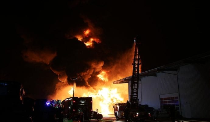 Millionenschaden Brand Lagerhalle Lauingen
