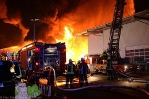 Millionenschaden Brand Lagerhalle Lauingen