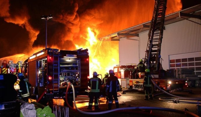 Millionenschaden Brand Lagerhalle Lauingen