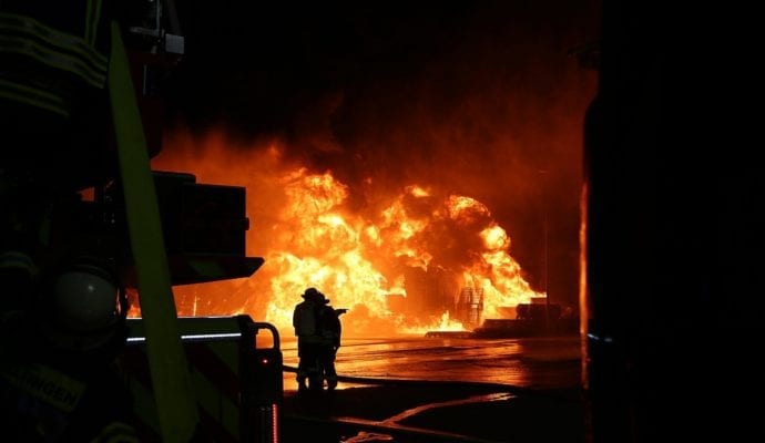 Millionenschaden Brand Lagerhalle Lauingen