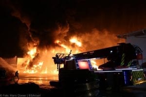 Millionenschaden Brand Lagerhalle Lauingen