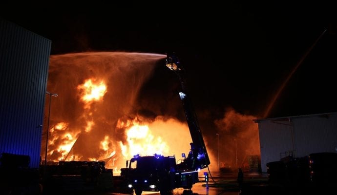 Millionenschaden Brand Lagerhalle Lauingen