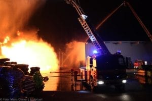 Millionenschaden Brand Lagerhalle Lauingen