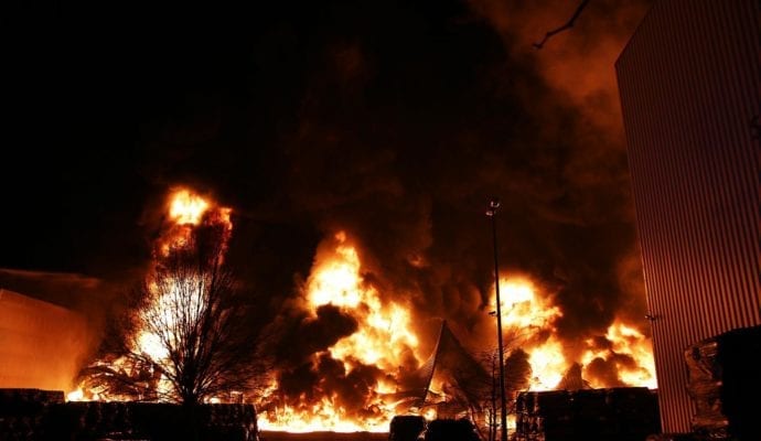 Millionenschaden Brand Lagerhalle Lauingen