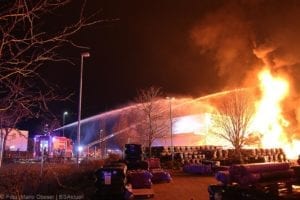 Millionenschaden Brand Lagerhalle Lauingen