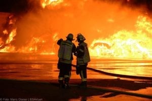 Millionenschaden Brand Lagerhalle Lauingen