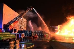 Millionenschaden Brand Lagerhalle Lauingen