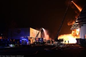Millionenschaden Brand Lagerhalle Lauingen