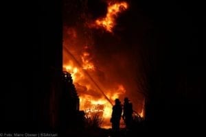 Millionenschaden Brand Lagerhalle Lauingen