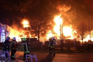 Millionenschaden Brand Lagerhalle Lauingen