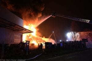 Millionenschaden Brand Lagerhalle Lauingen