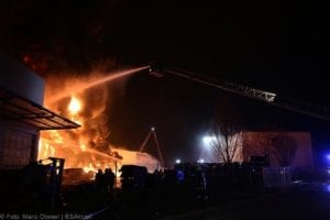 Millionenschaden Brand Lagerhalle Lauingen
