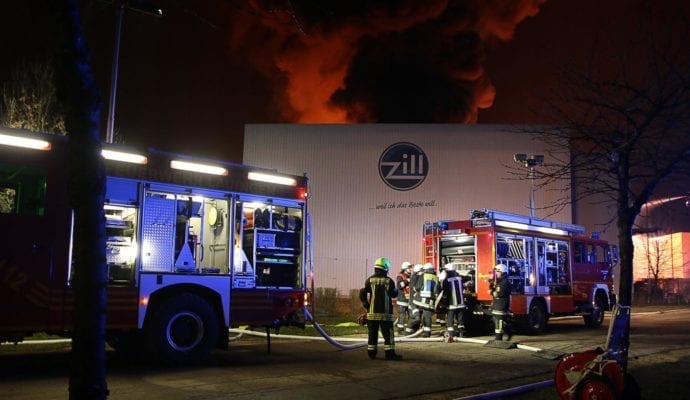 Millionenschaden Brand Lagerhalle Lauingen