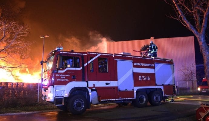 Millionenschaden Brand Lagerhalle Lauingen