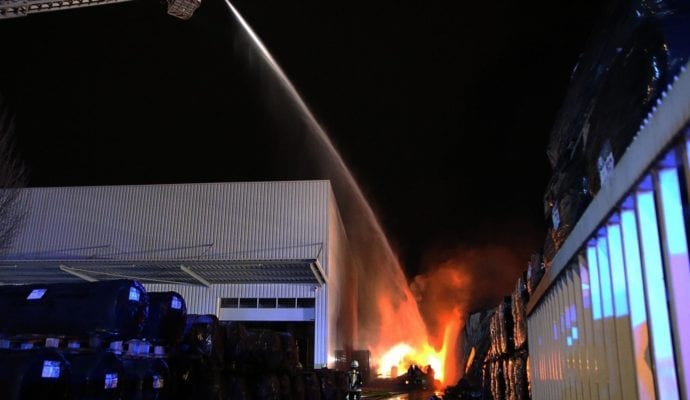 Millionenschaden Brand Lagerhalle Lauingen