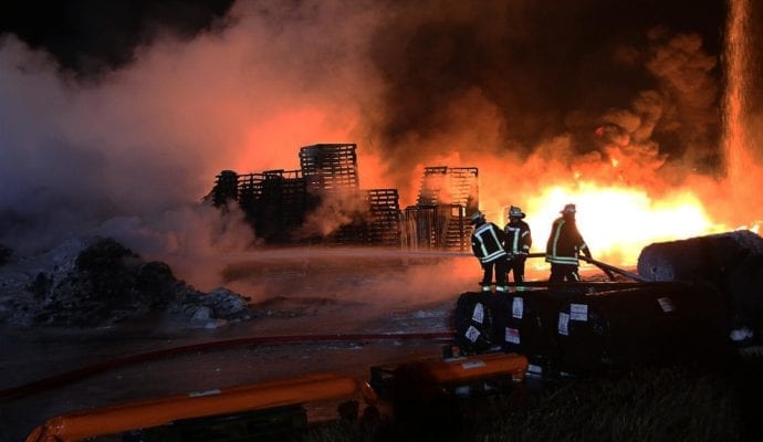 Millionenschaden Brand Lagerhalle Lauingen