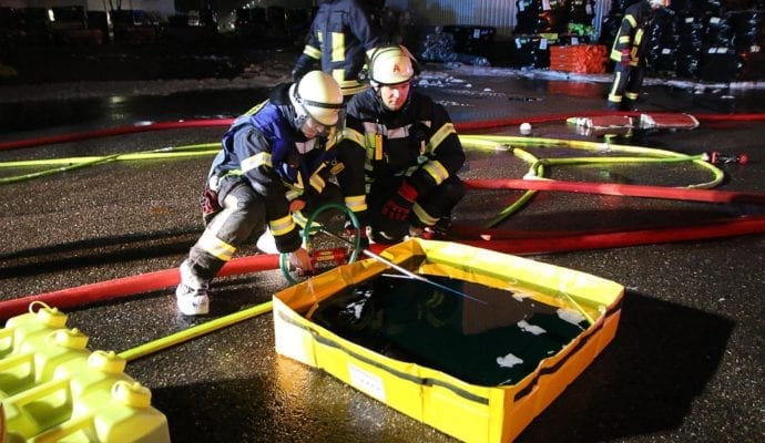 Millionenschaden Brand Lagerhalle Lauingen