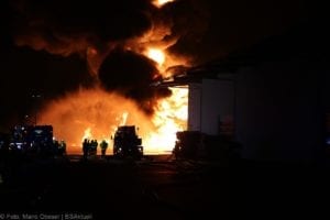 Millionenschaden Brand Lagerhalle Lauingen