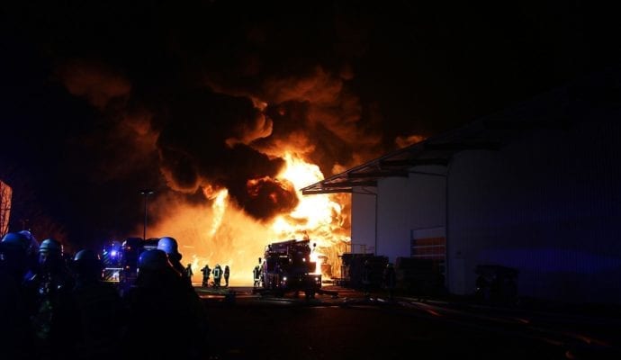 Millionenschaden Brand Lagerhalle Lauingen