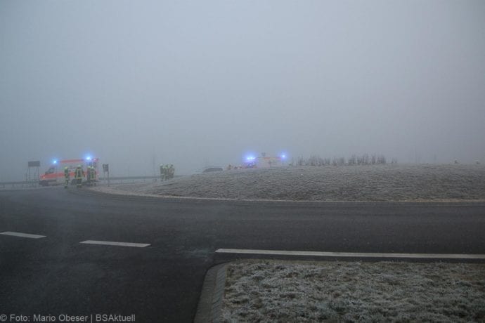 Unfall Limbach Kreisverkehr 06012020 15
