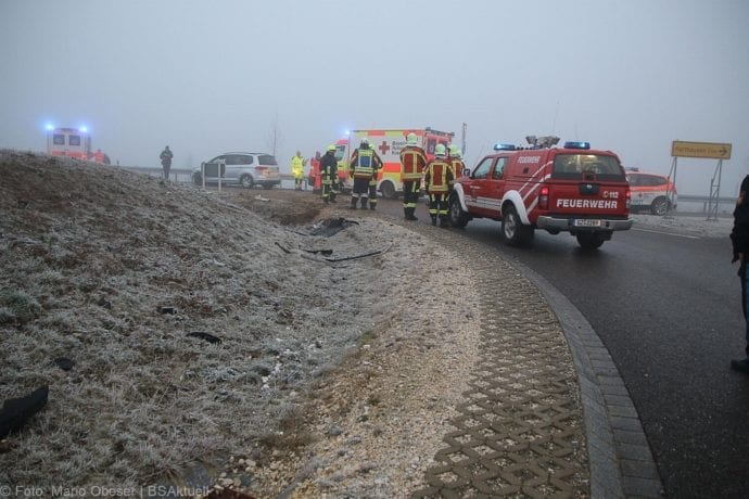 Unfall Limbach Kreisverkehr 06012020 2