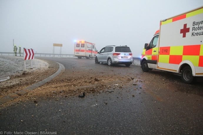 Unfall Limbach Kreisverkehr 06012020 3