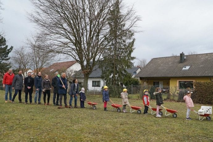 Guenzburg Schubkarren KitaWest Baustellenbesuch