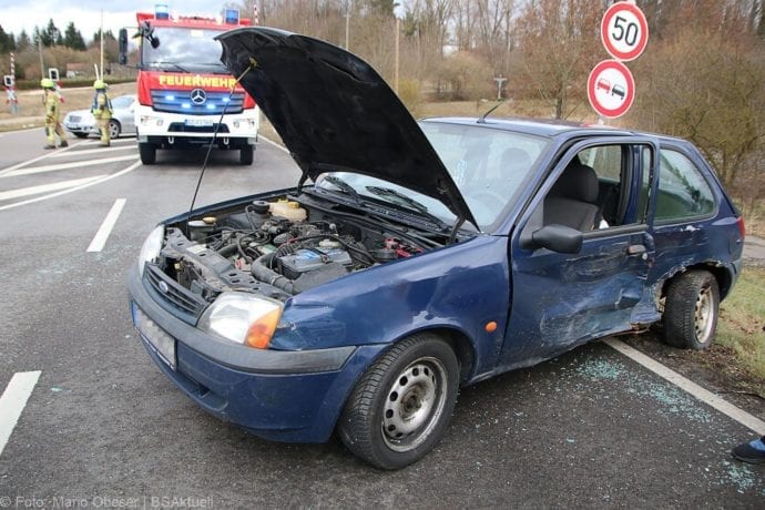 Unfall B16 Ichenhausen-Waldstetten 14022020 1