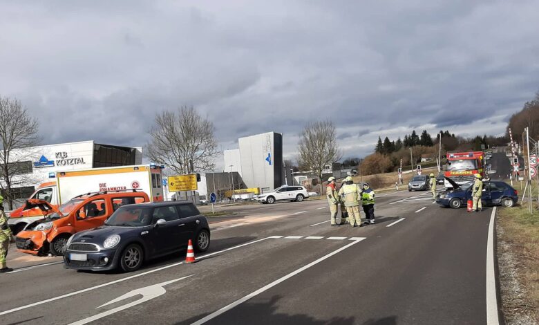 Unfall B16 Ichenhausen-Waldstetten 14022020 5