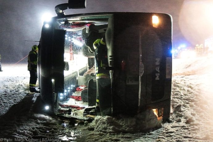 Unfall Reisebus B10 Kreuzung Tomerdingen 27022020 11