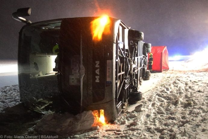 Unfall Reisebus B10 Kreuzung Tomerdingen 27022020 13