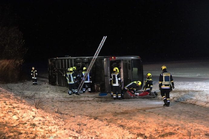 Unfall Reisebus B10 Kreuzung Tomerdingen 27022020 23