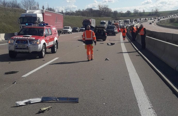 Lkw Pkw Unfall A8 Limbach 13032020 10