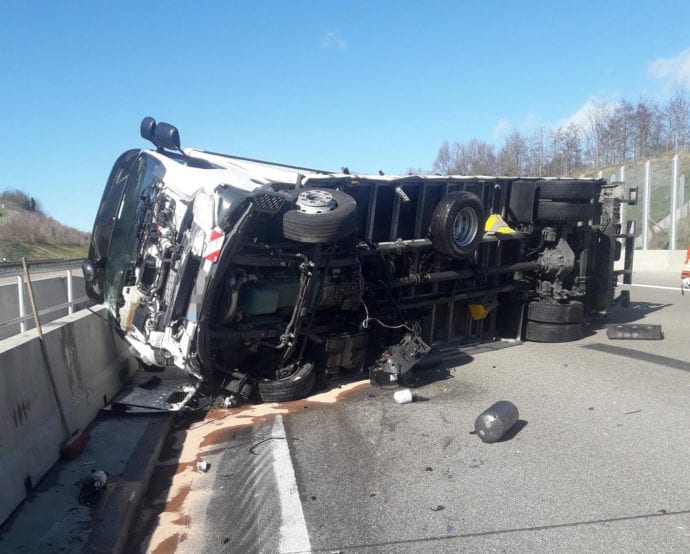 Lkw Pkw Unfall A8 Limbach 13032020 11