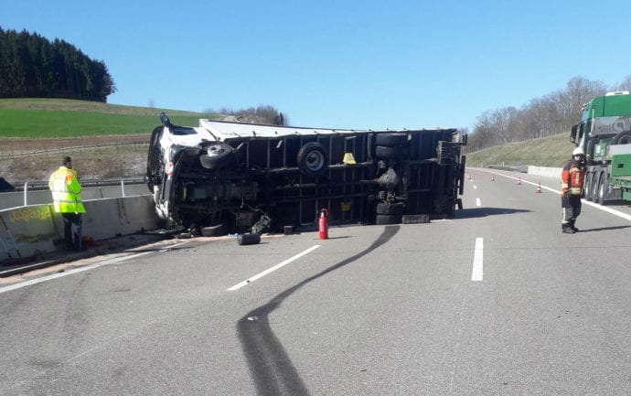 Lkw Pkw Unfall A8 Limbach 13032020 3