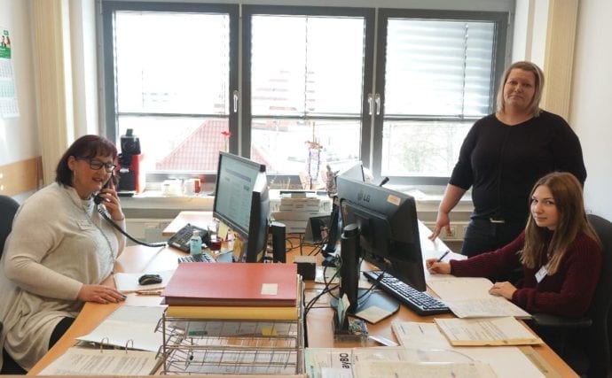 Mitarbeiterinnen am Bürgertelefon LRA Guenzburg