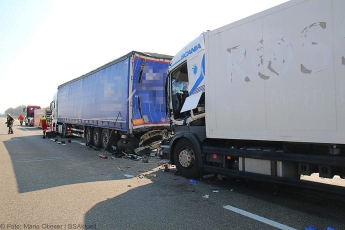 Unfall A8 Elchingen-Leipheim 19032020 27