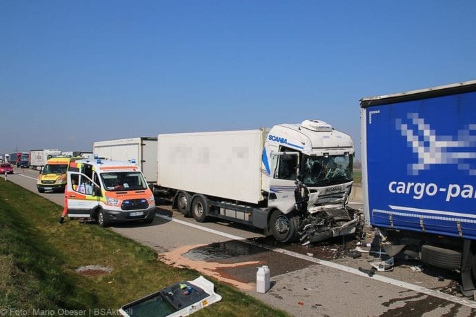 Unfall A8 Elchingen-Leipheim 19032020 38