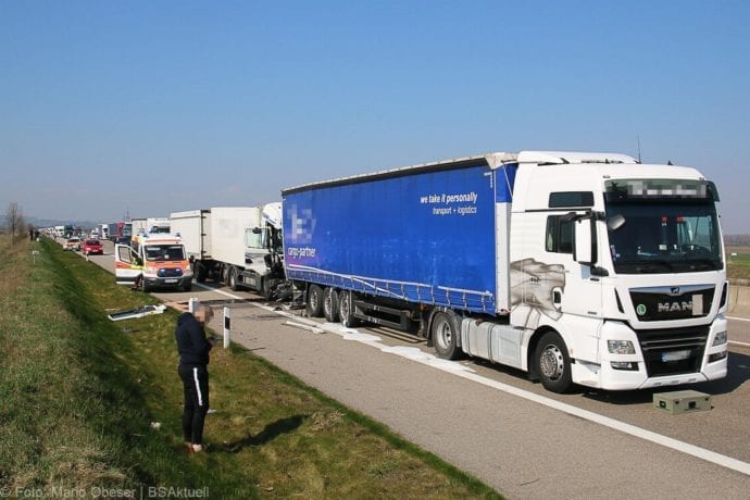 Unfall A8 Elchingen-Leipheim 19032020 39