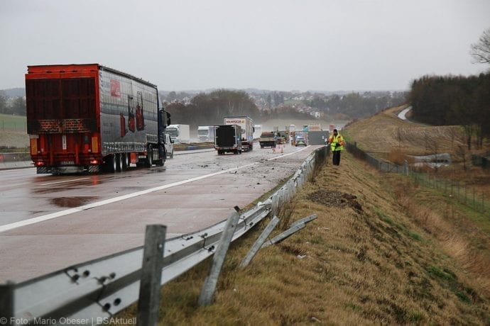 Unfall A8 Guenzburg-Burgau 10032020 10